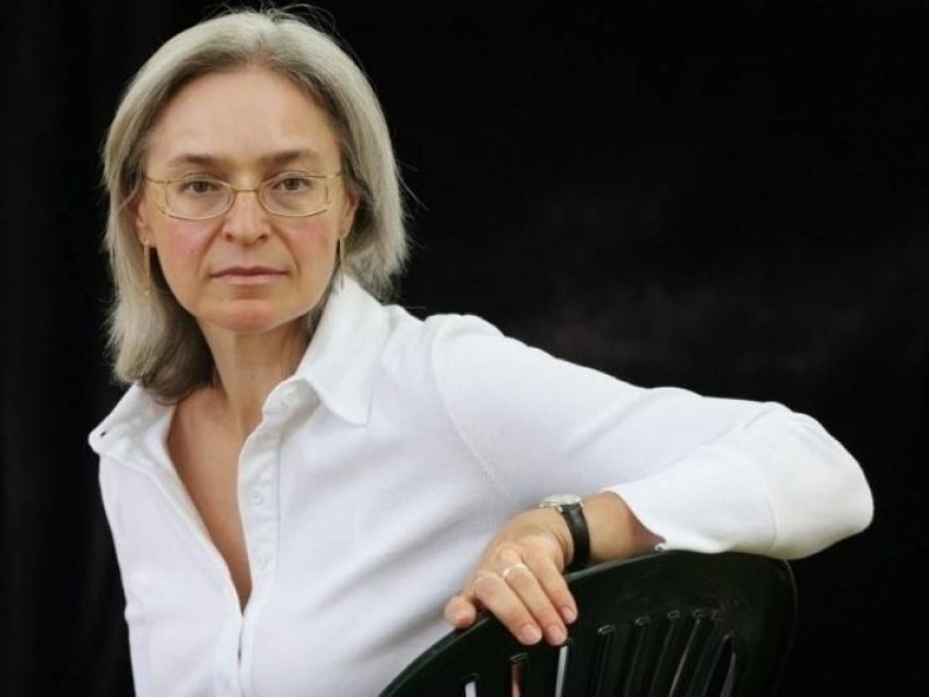 Laura Colmegna legge Anna Politkovskaja, musiche Stefano Minola